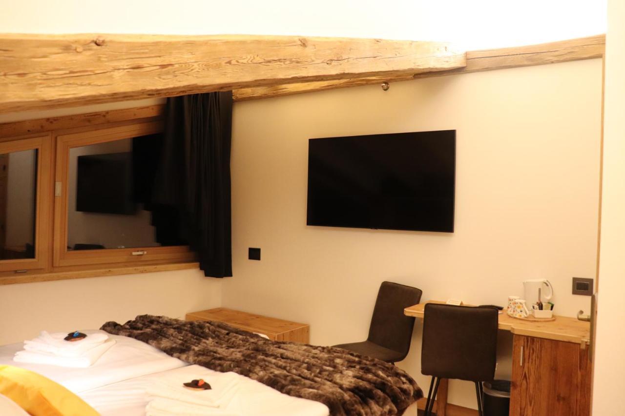 Hotel Ciasa Lorenzi Cortina dʼAmpezzo Eksteriør bilde