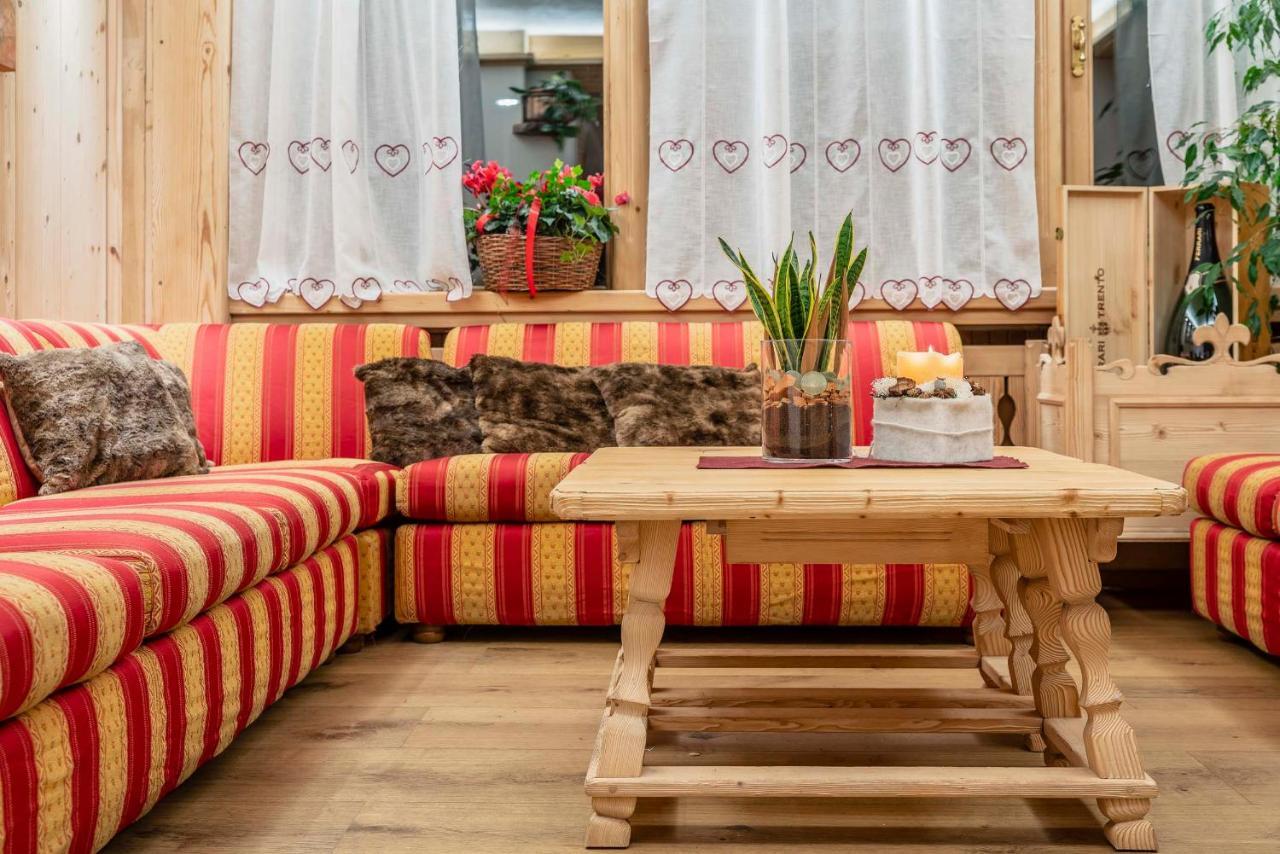 Hotel Ciasa Lorenzi Cortina dʼAmpezzo Eksteriør bilde
