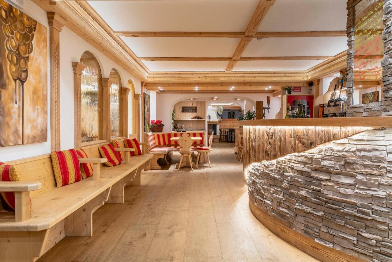 Hotel Ciasa Lorenzi Cortina dʼAmpezzo Eksteriør bilde